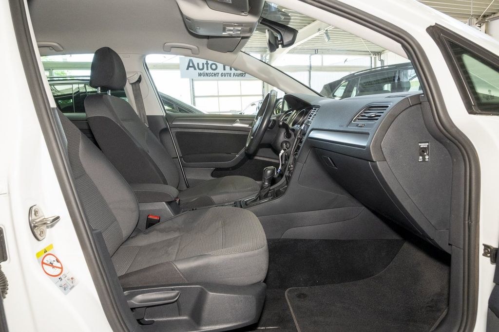 نمای دیگر فولکس واگن گلف VII کامفورت 1.6 TDI DSG! رینگ آلومینیومی، app con