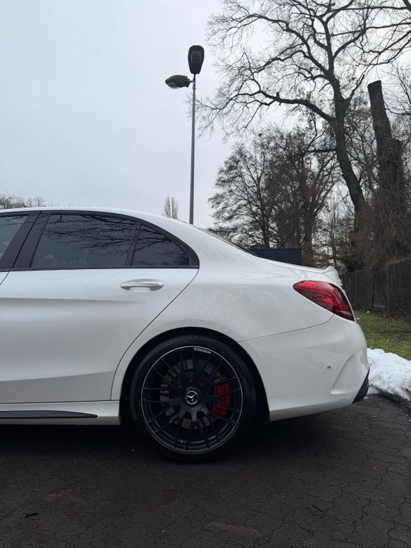 نمای دیگر مرسدس بنز C 63 AMG مرسدس-AMG C 63 S مرسدس-AMG S