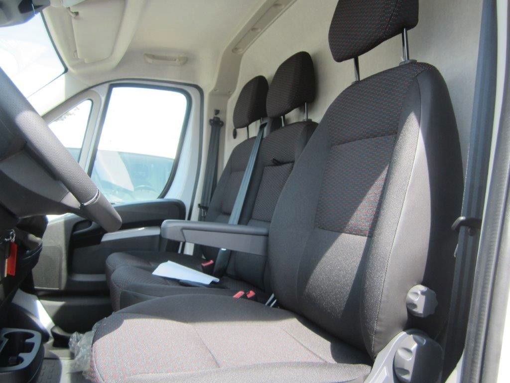 نمای دیگر Fiat Ducato Kastenwagen L3H2 140 Ps
