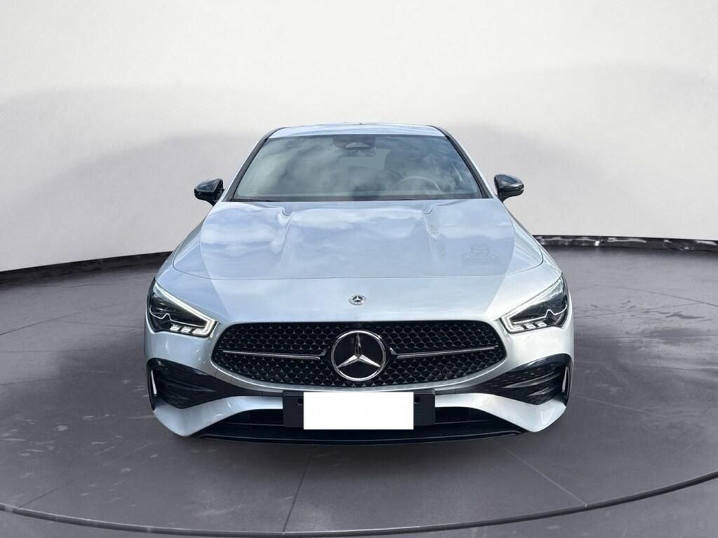 نمای دیگر مرسدس بنز مرسدس CLA Shooting Brake 200 D Executive 8G-D