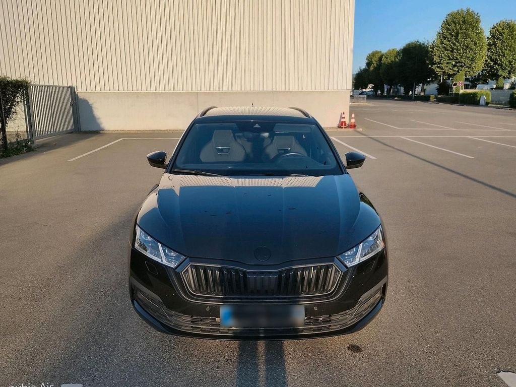 نمای دیگر اشکودا اکتاویا 2.0 TDI DSG ماتریکس کانتون اسپورت