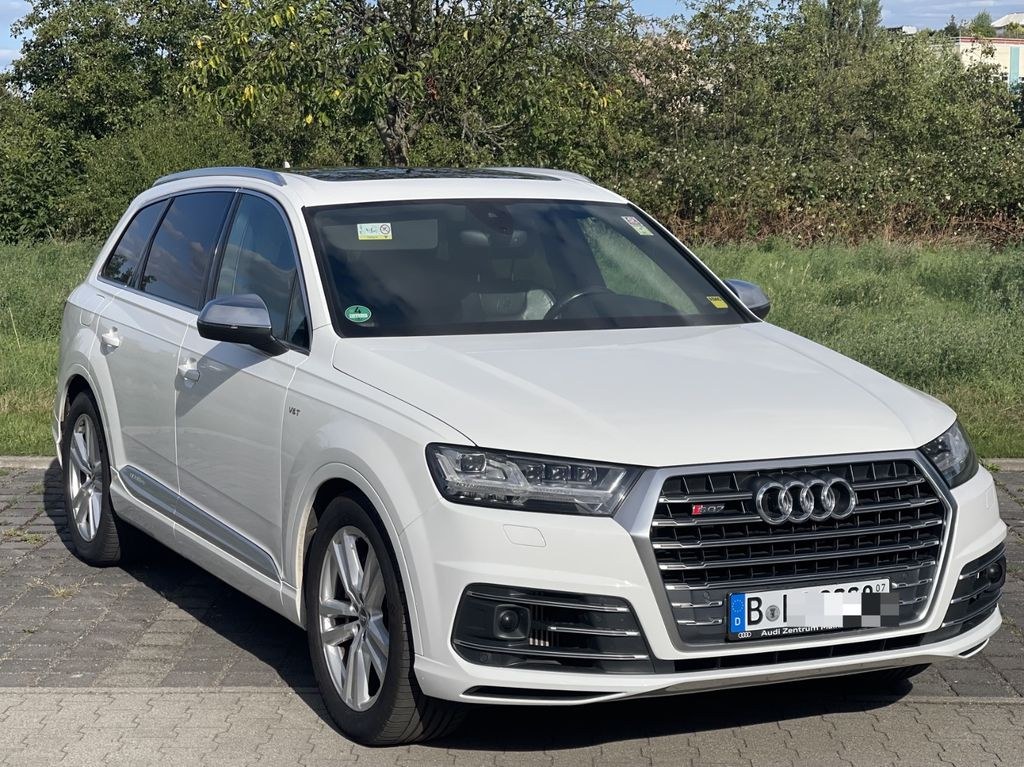 نمای دیگر آئودی SQ7 4.0 TDI کواترو تیپترونیک -