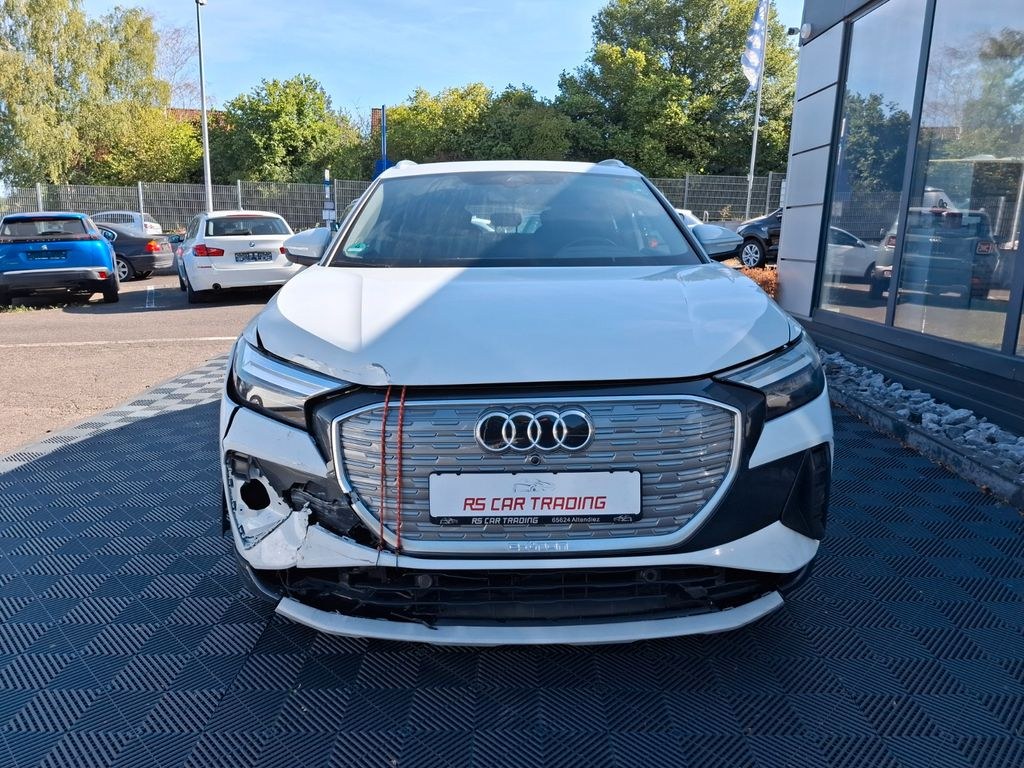 نمای دیگر آئودی Q4 e-tron 40 e-tron*Basis*Alu*Virtual*150kw*Mwst