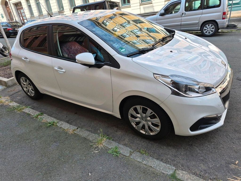 نمای دیگر پژو ۲۰۸