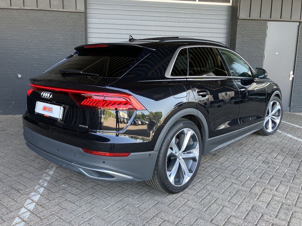 نمای دیگر آئودی Q8 50 TDI QUATTRO-PANO-22"RS-AHK