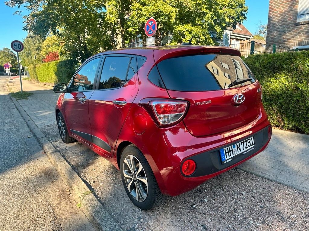 نمای دیگر هیوندای i10