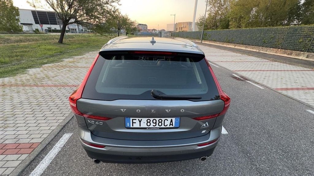 نمای دیگر ولوو XC 60 XC60 D5 AWD گیراتورنیک R-دیزاین