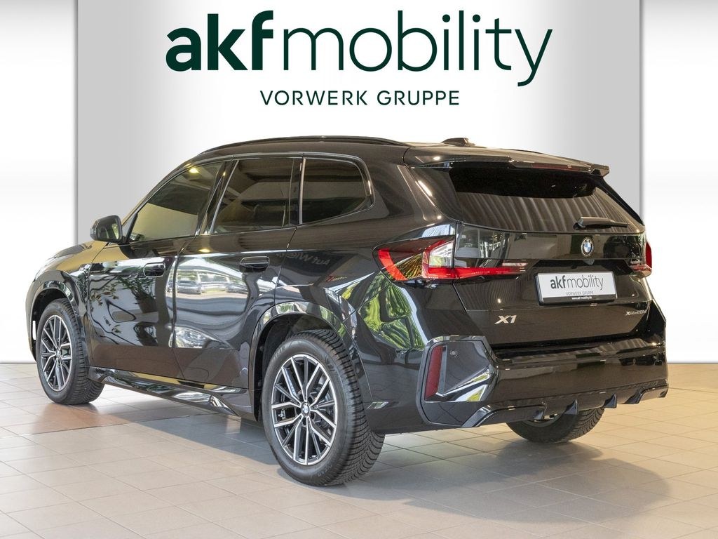 نمای دیگر بی ام و X1 20d xDrive ام اسپورت-بی ام و لایو کوکپیت پلاس*AHK*