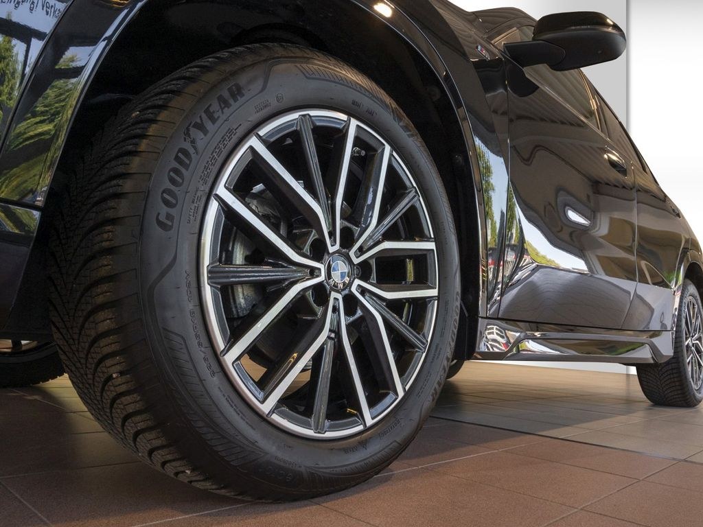 نمای دیگر بی ام و X1 20d xDrive ام اسپورت-بی ام و لایو کوکپیت پلاس*AHK*