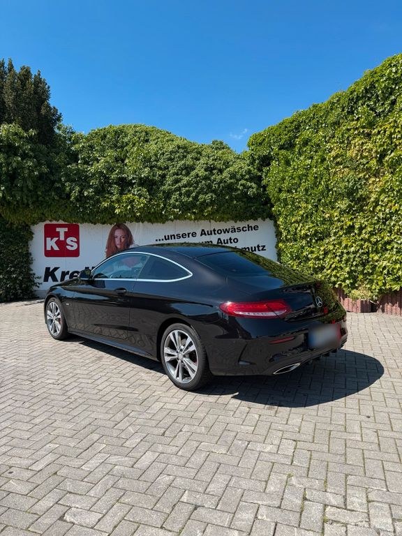 نمای دیگر مرسدس بنز مرسدس بنز C 180 کوپه AMG لاین