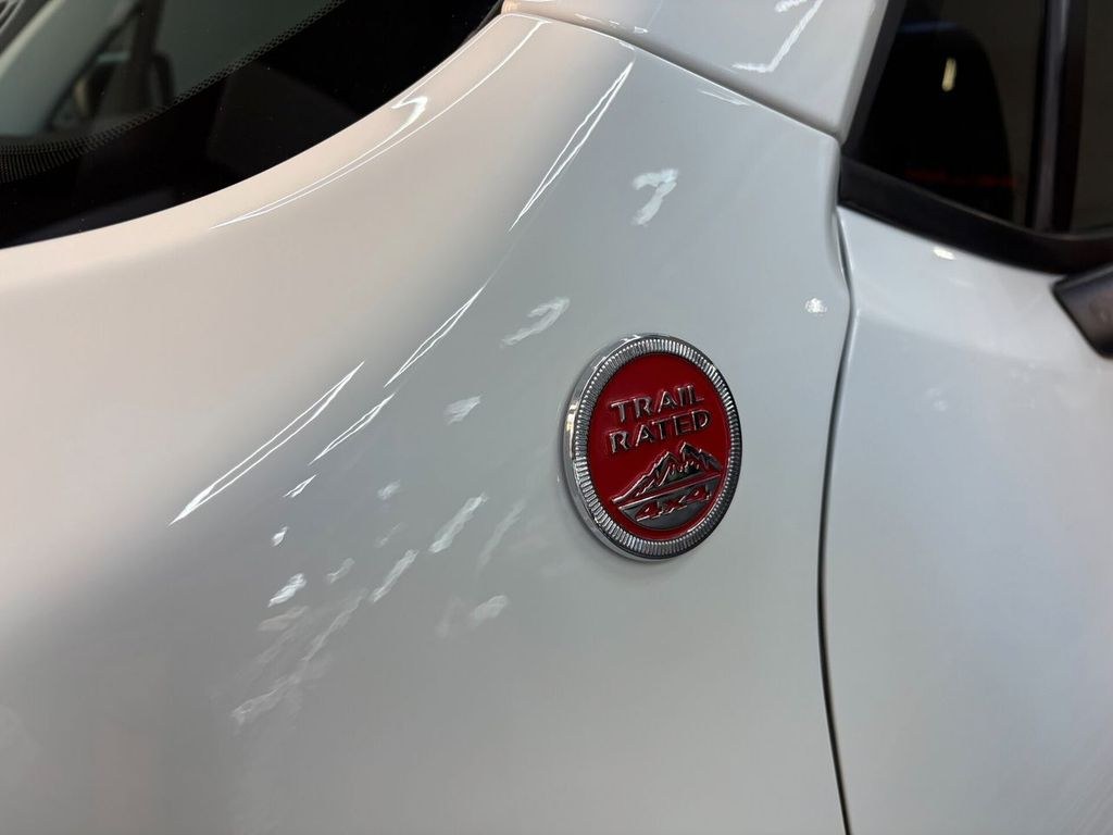 نمای دیگر جیپ رنگید 2.0 MJT 170cv 4WD تریل‌هاوک اتوماتیک