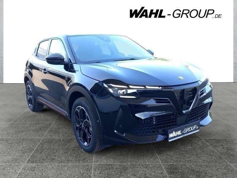 نمای دیگر آلفا رومئو جونیور 1.2 VGT هایبرید ملایم اسپشیال رینگ LM
