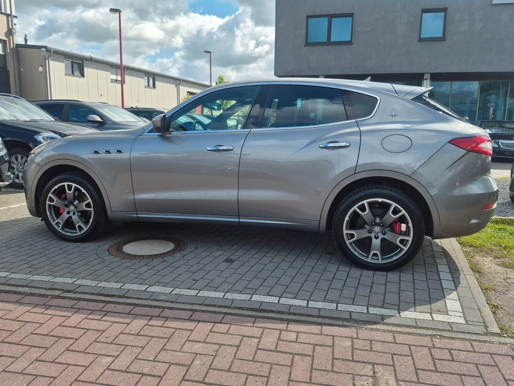 نمای دیگر Maserati Levante Diesel 3.0 TDI Leder Navi LED
