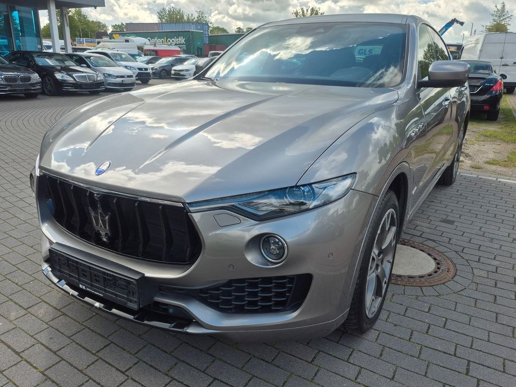 نمای دیگر Maserati Levante Diesel 3.0 TDI Leder Navi LED