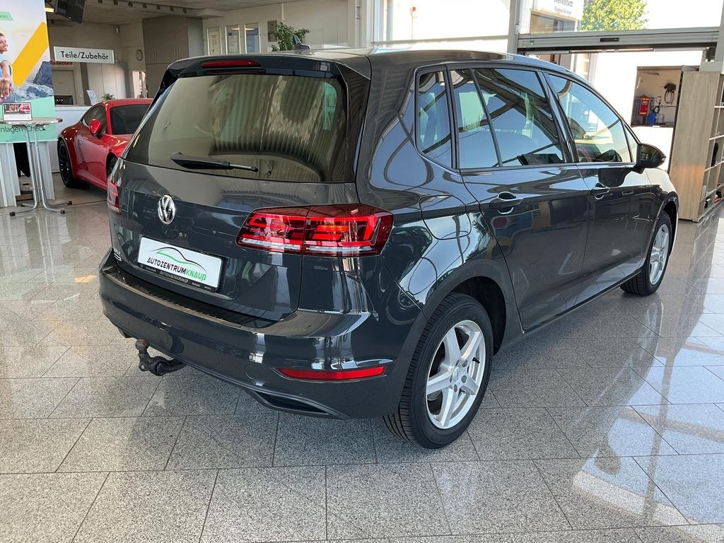 نمای دیگر فولکس واگن گلف اسپورتس ون 1.6TDI یک دست AHK Schlechtwegefah