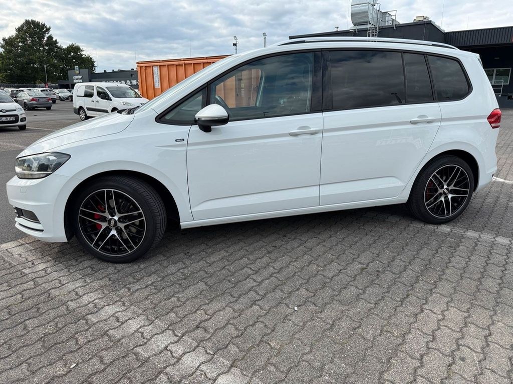 نمای دیگر فولکس واگن توران 5T 2,0 TDI DSG