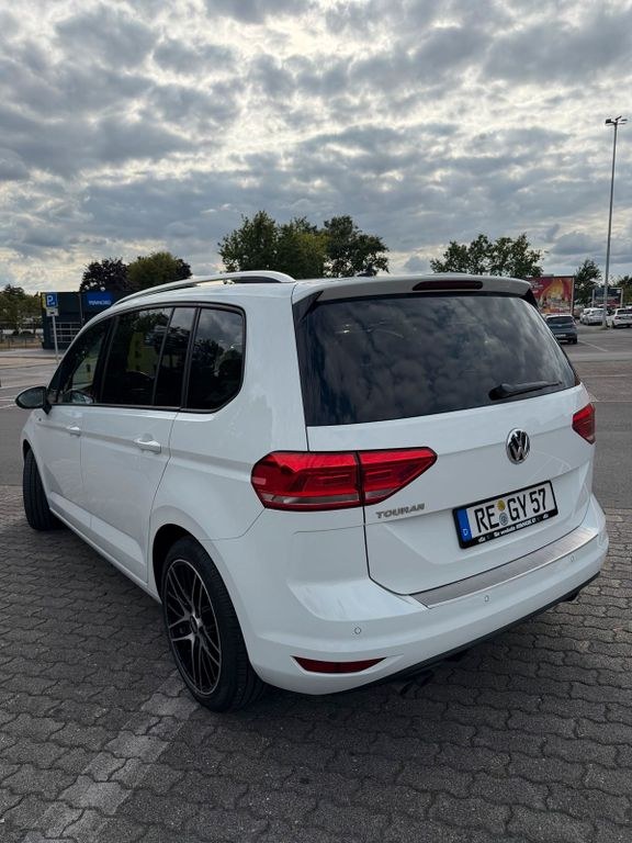 نمای دیگر فولکس واگن توران 5T 2,0 TDI DSG