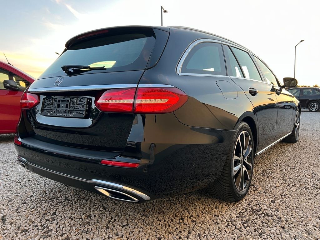 نمای دیگر مرسدس بنز E 220 E T-Modell E 220 d