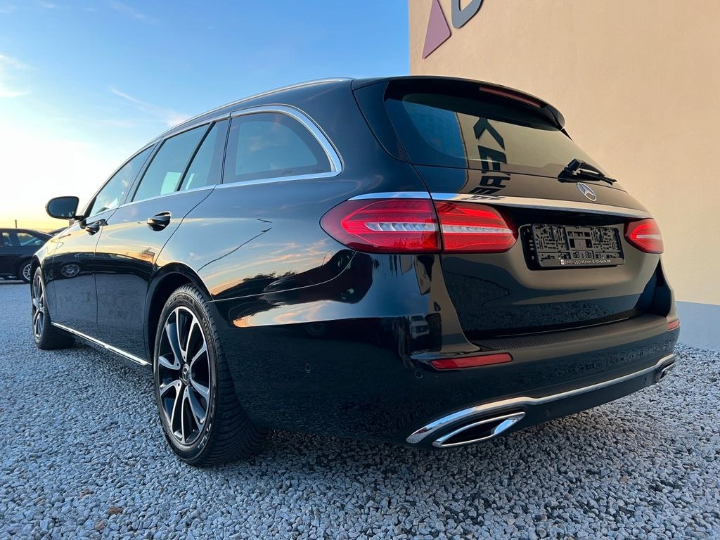 نمای دیگر مرسدس بنز E 220 E T-Modell E 220 d