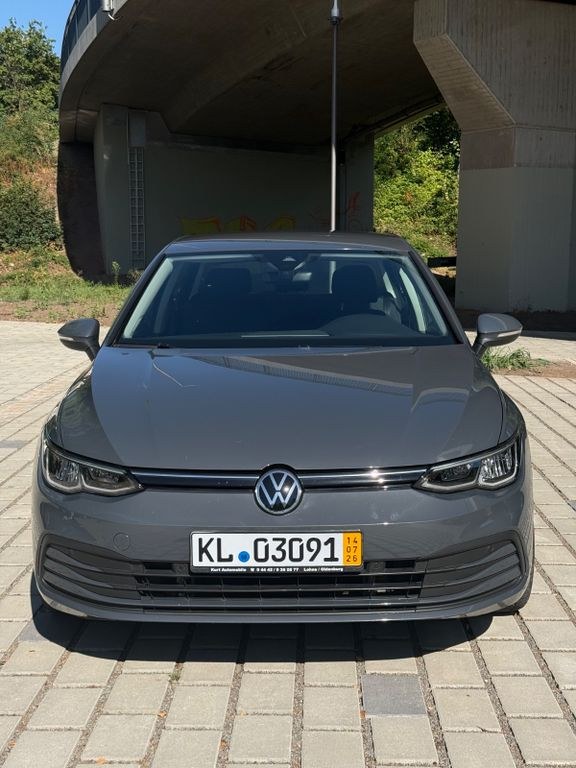 نمای دیگر فولکس واگن گلف 8 2.0 TDI | تسمه تایم نو | TÜV نو