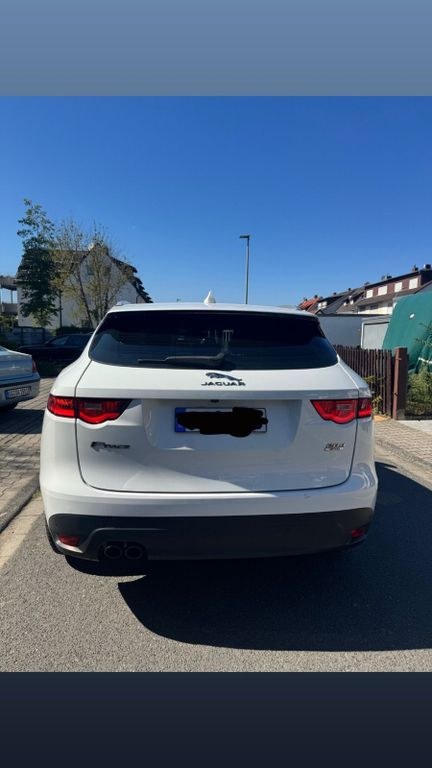 نمای دیگر جگوار F-Pace