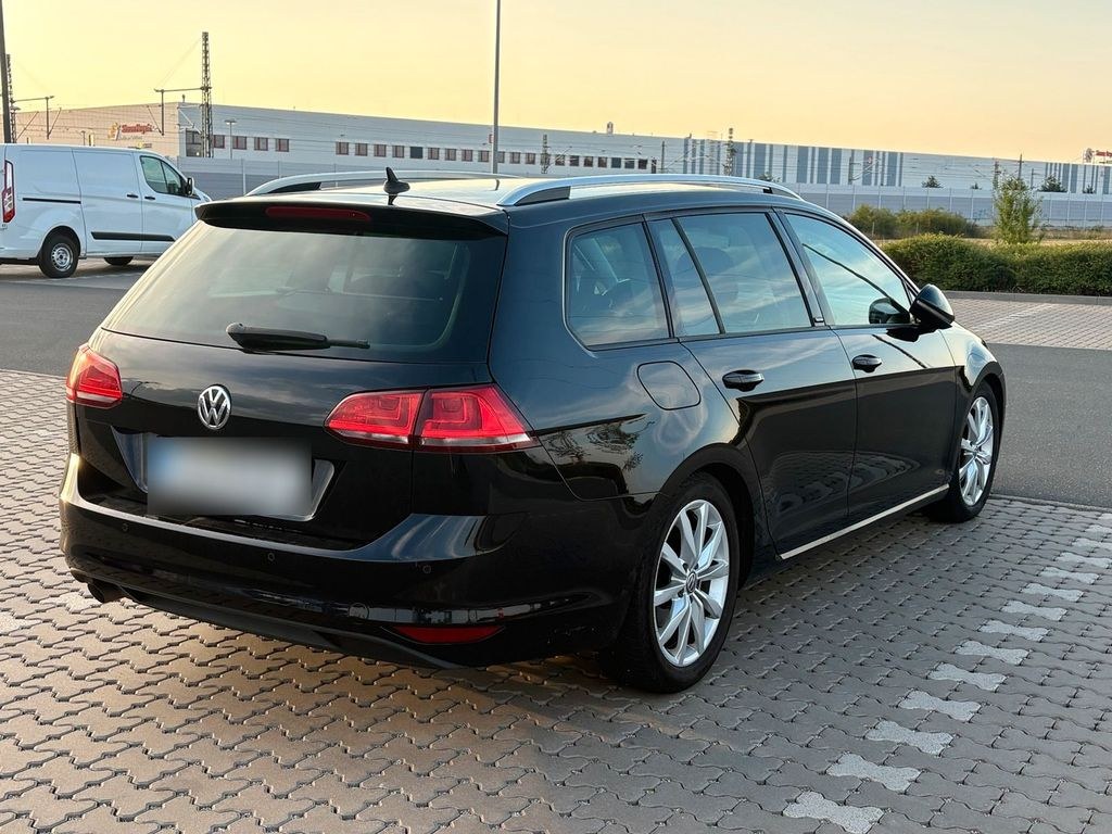 نمای دیگر فولکس واگن گلف واریانت 1.6 TDI اتوماتیک