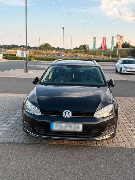 نمای دیگر فولکس واگن گلف واریانت 1.6 TDI اتوماتیک