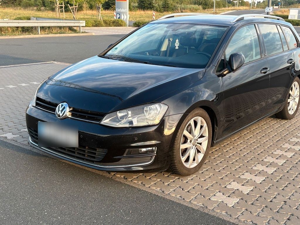 نمای دیگر فولکس واگن گلف واریانت 1.6 TDI اتوماتیک