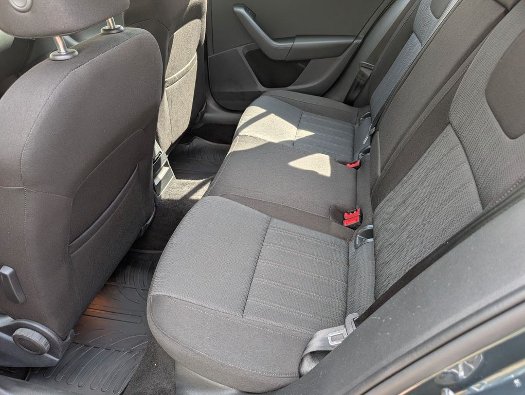 نمای دیگر اشکودا اکتاویا 2.0 TSI DSG استایل کامبی