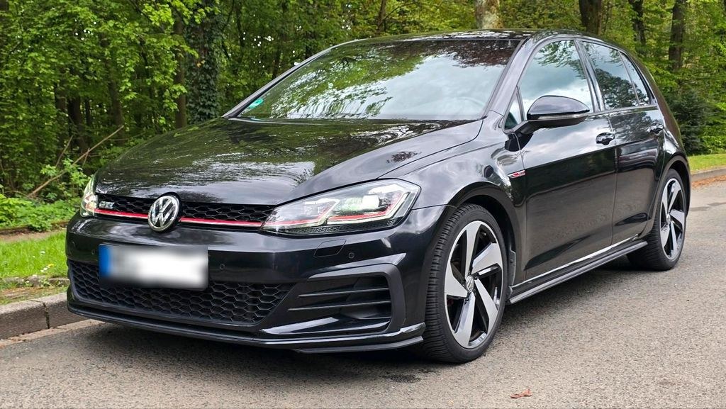 نمای دیگر فولکس واگن گلف 7 GTI فیسلیفت DSG 7G دست دوم