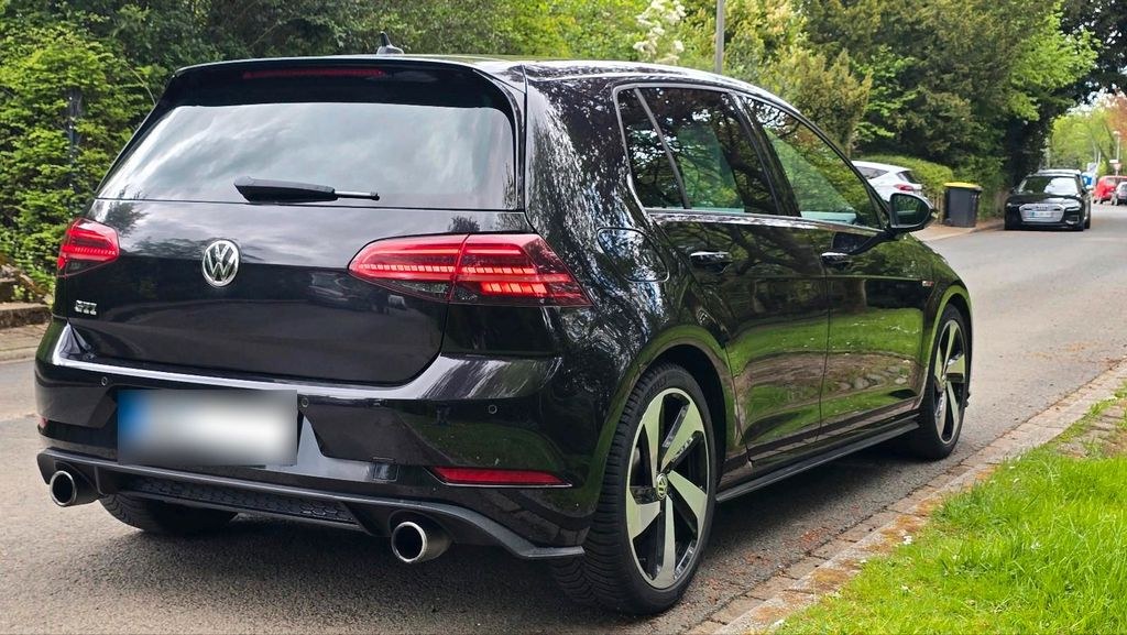 نمای دیگر فولکس واگن گلف 7 GTI فیسلیفت DSG 7G دست دوم