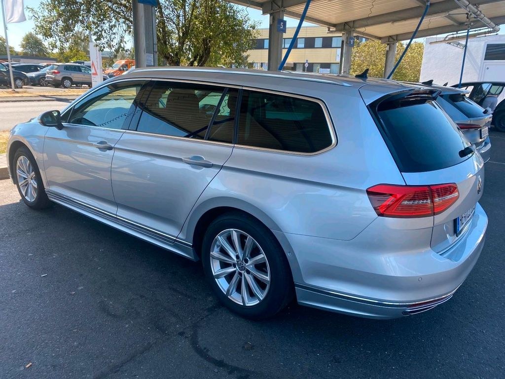 نمای دیگر فولکس واگن VW پاسات R-LINE *AHK*ACC*چرم*ناوبری*دوربین