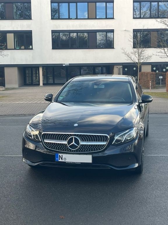 مرسدس بنز E 220 d اتوماتیک -