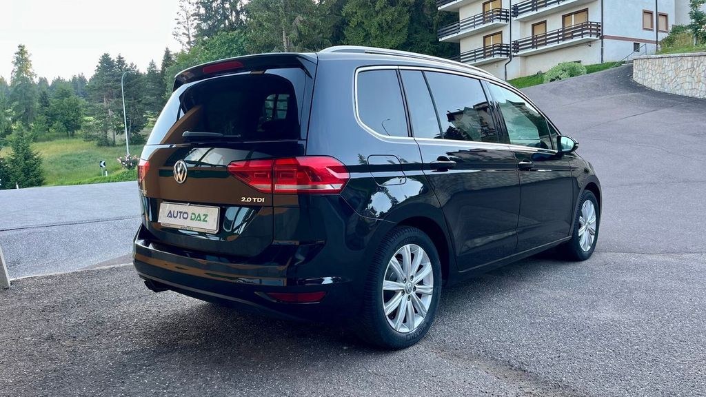 نمای دیگر فولکس واگن توران 2.0 TDI 150 CV 7 صندلی