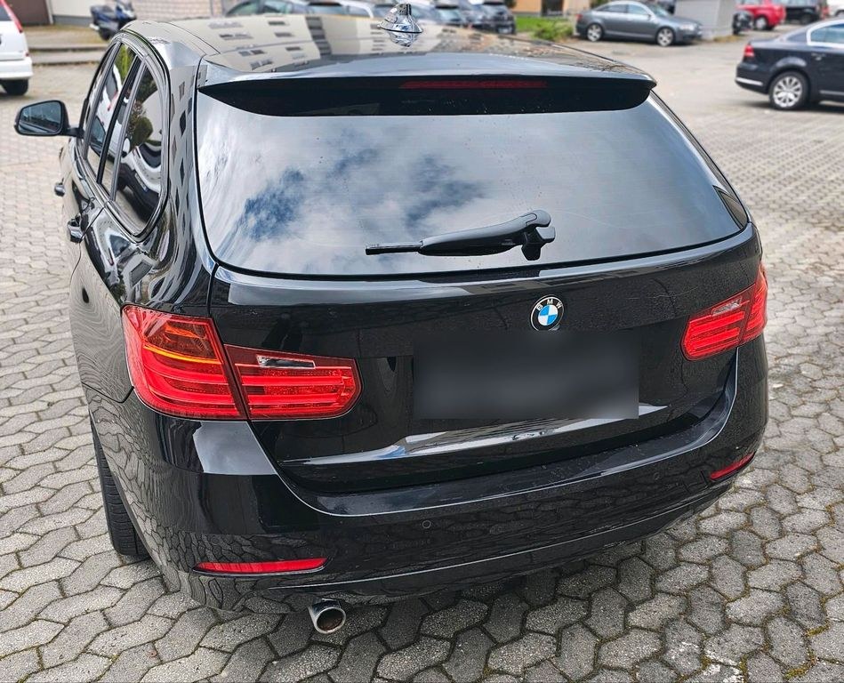 نمای دیگر بی ام و F31 کومبی Euro 6
