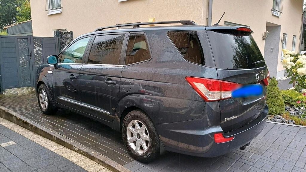 نمای دیگر Andere SSangyong Rodius 2.2d 7 Sitze+Automat+AHK...