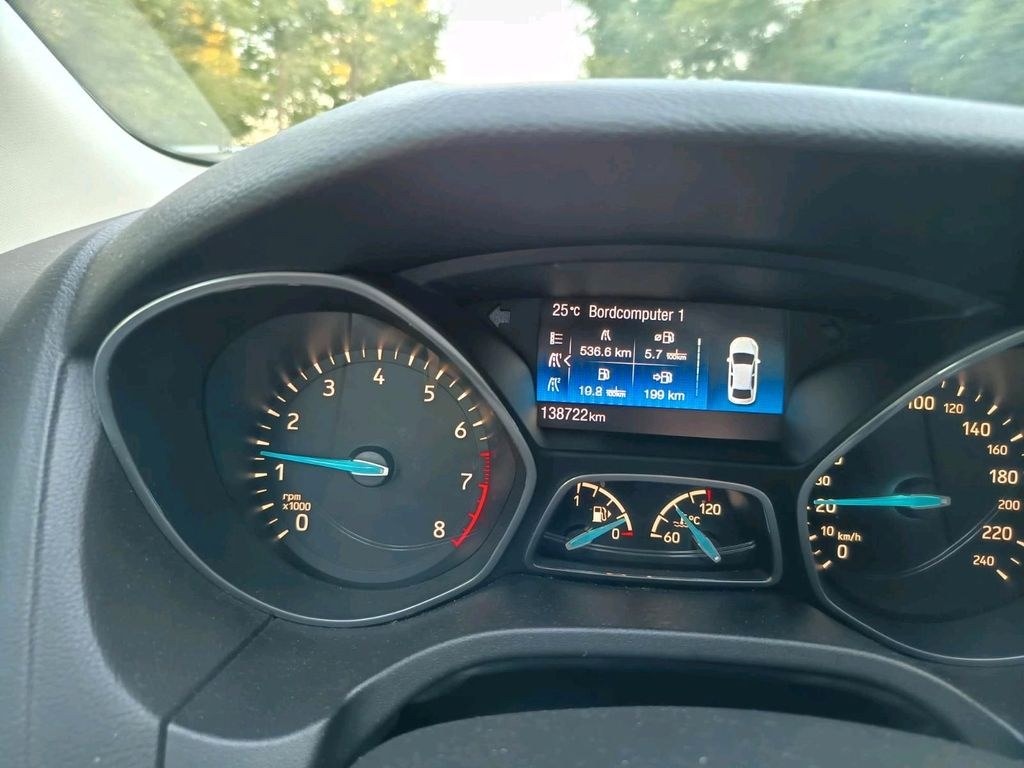 نمای دیگر فورد فوکوس 1.0 Ecoboost تیتانیوم
