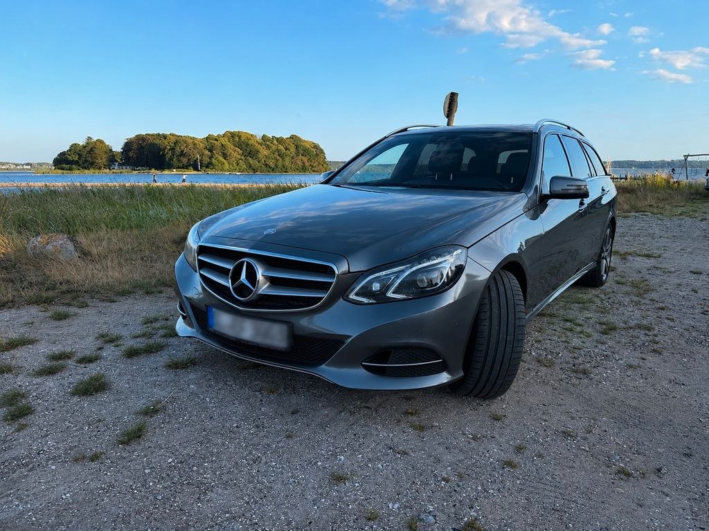 نمای دیگر مرسدس بنز E 300 BlueTEC T V6 دیزل