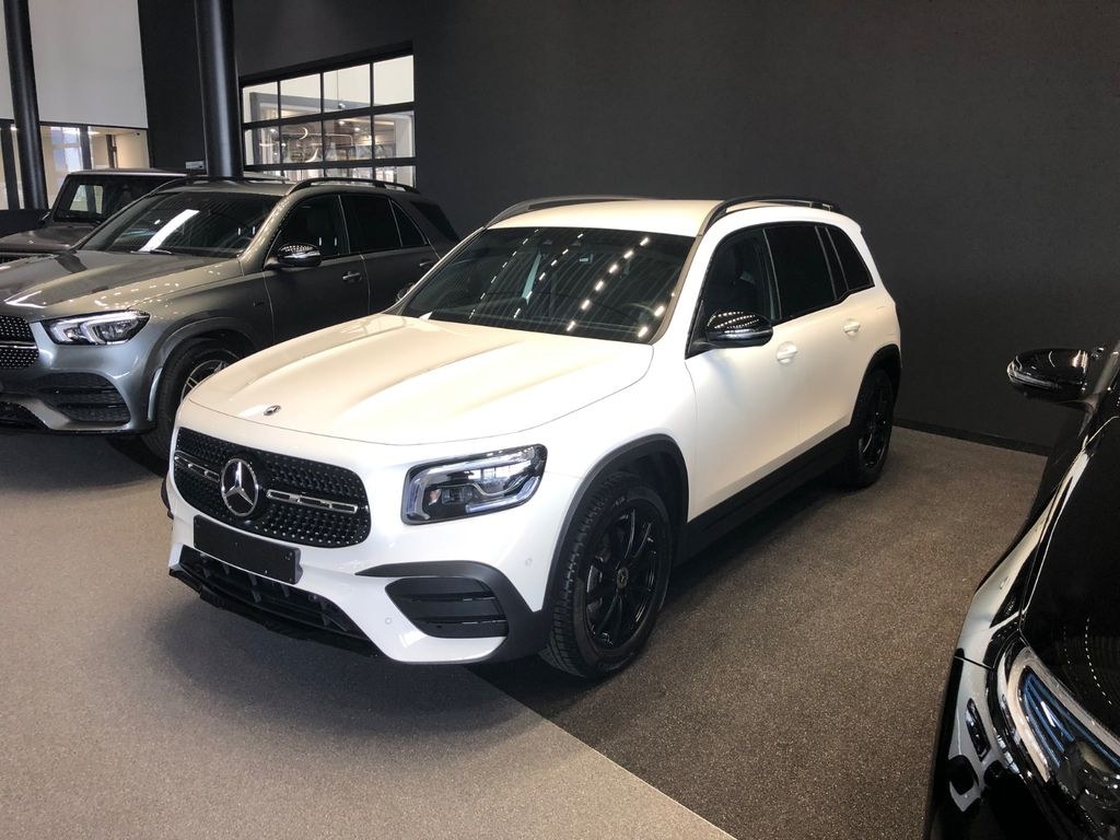 مرسدس بنز GLB 200d AMG MULTIBEAM گارانتی