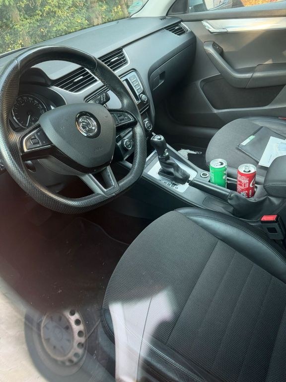 نمای دیگر اشکودا اکتاویا 2.0 TDI