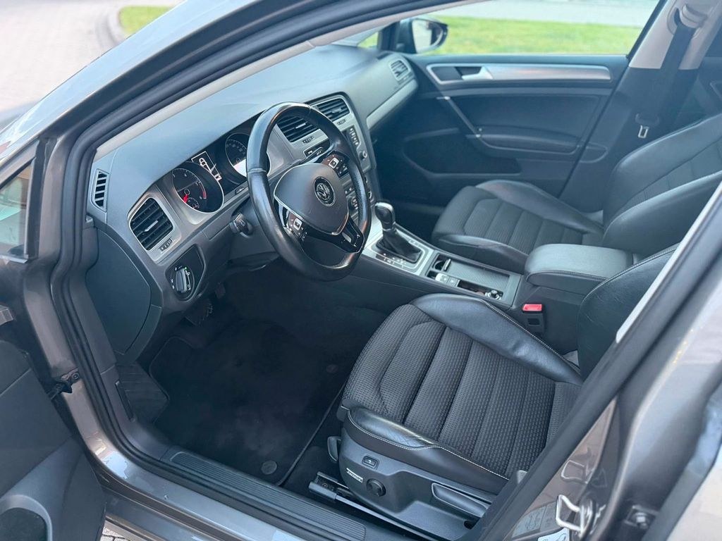 نمای دیگر فولکس واگن گلف VII واریانت 1.6 TDI DSG TÜ...