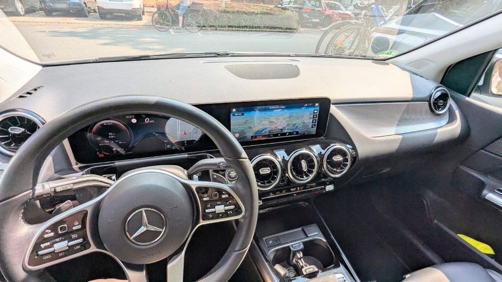 نمای دیگر مرسدس بنز B180 MB تاپ اتوماتیک AHK فول آپشن ...
