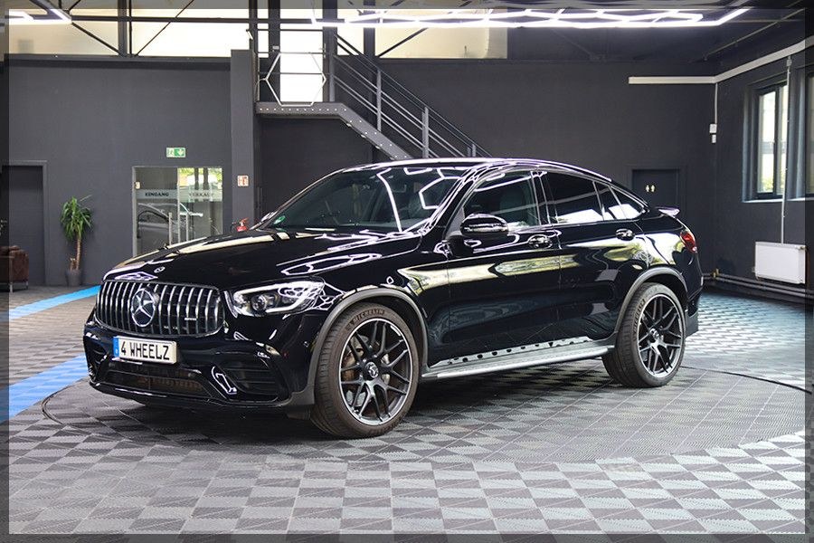 نمای دیگر مرسدس بنز GLC 63 AMG مرسدس 4MATIC کوپه کام ناوی