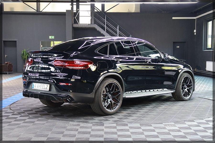 نمای دیگر مرسدس بنز GLC 63 AMG مرسدس 4MATIC کوپه کام ناوی