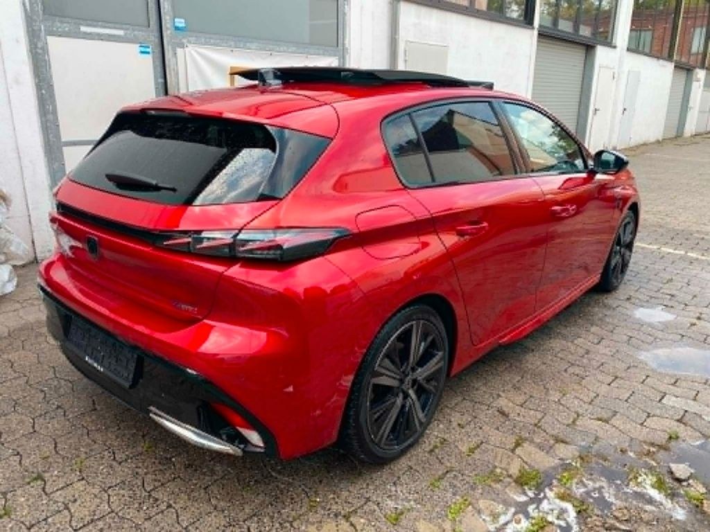 نمای دیگر پژو 308 هیبرید 180 GT پک