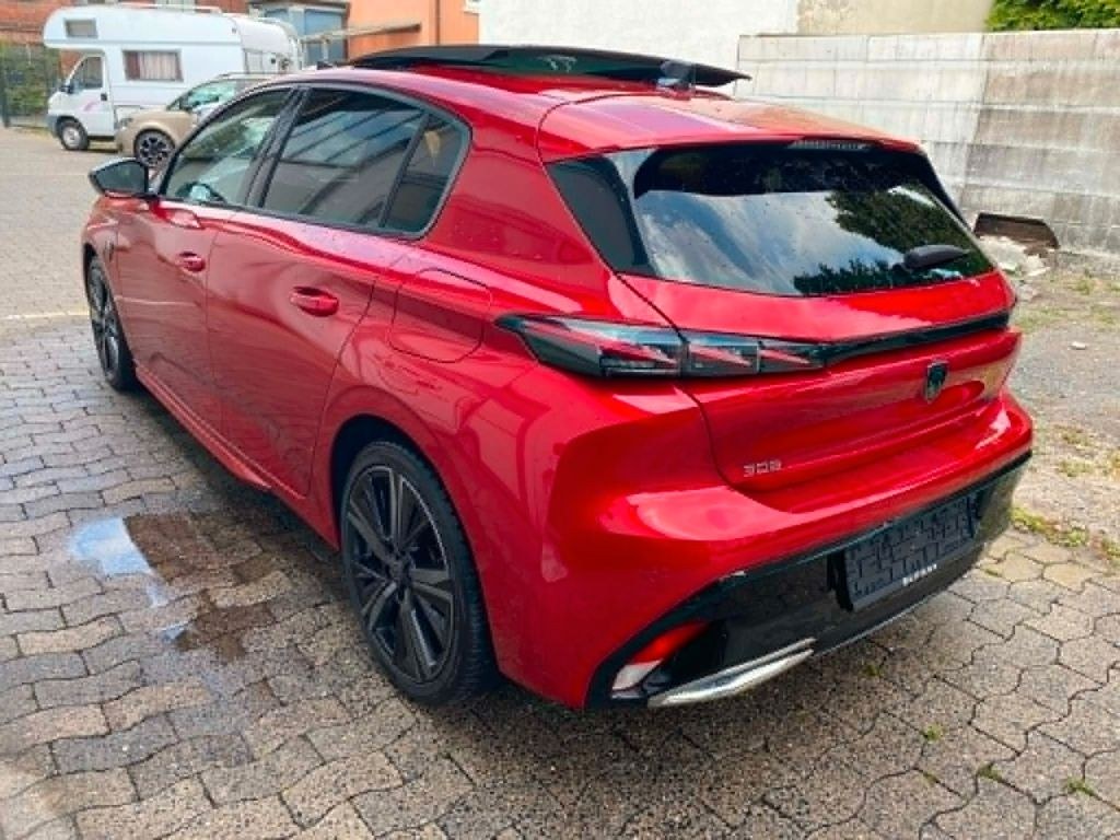 نمای دیگر پژو 308 هیبرید 180 GT پک