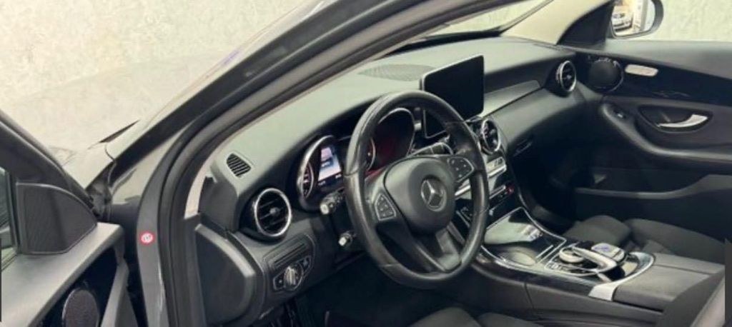 نمای دیگر مرسدس بنز C 200 d