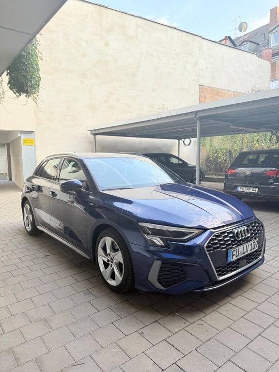 نمای دیگر آئودی A3 35 TFSI S tronic S line Sportback S line