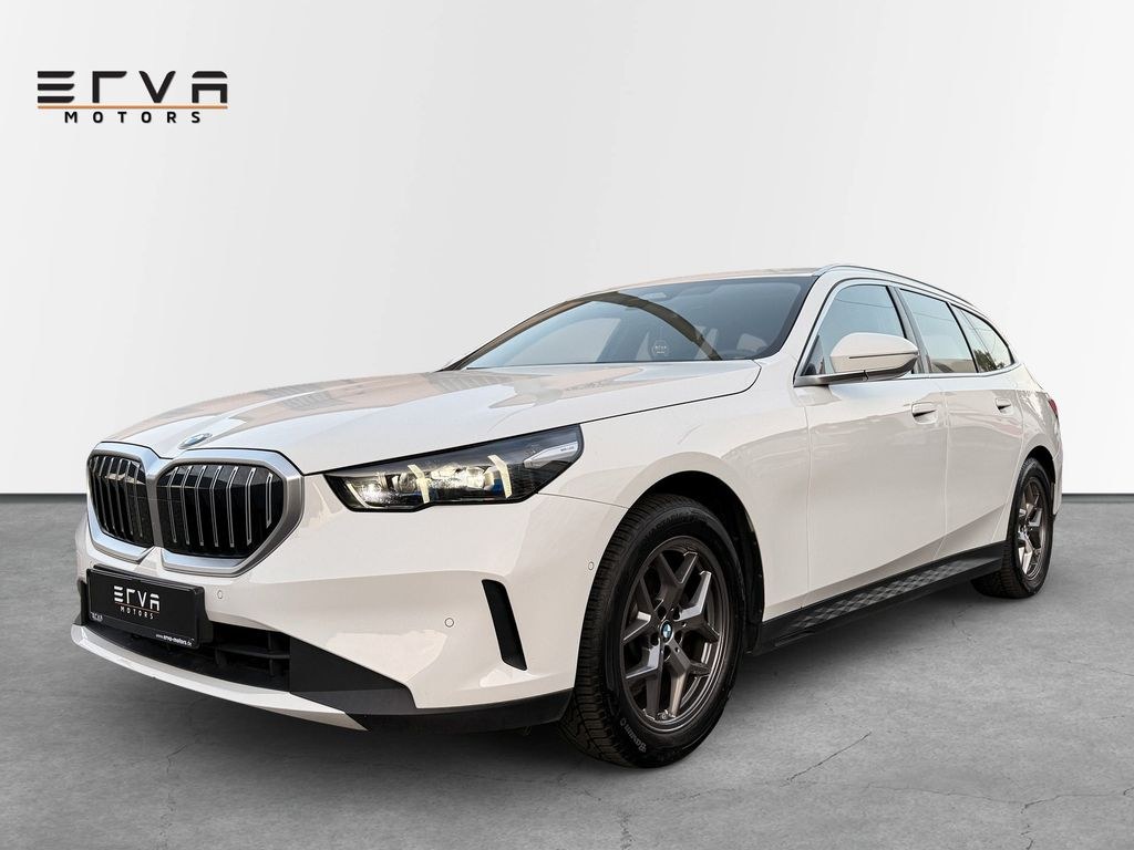 نمای دیگر بی ام و 520 5 تورینگ 520 d
