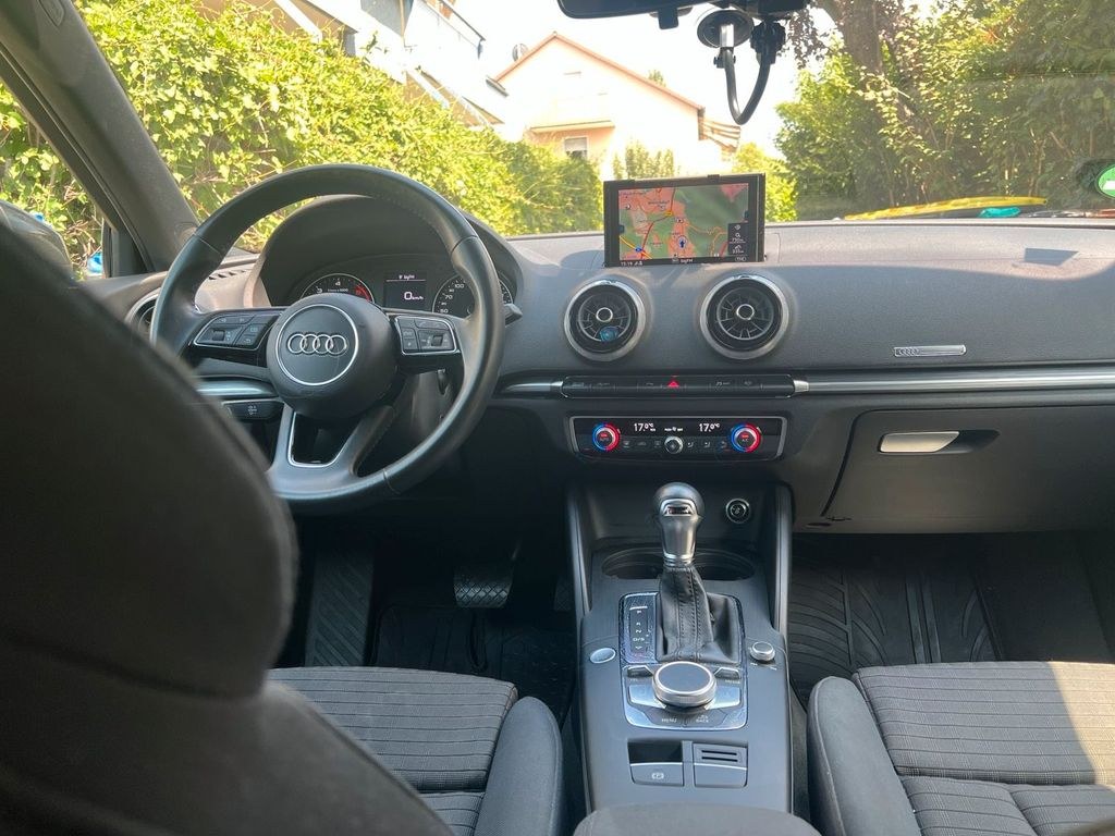 نمای دیگر آئودی A3 سدان 30 TDI Sport * NAVI* LED*